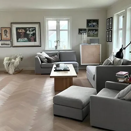 Stort Hus Med Hage I Rolige Omgivelser Villa *