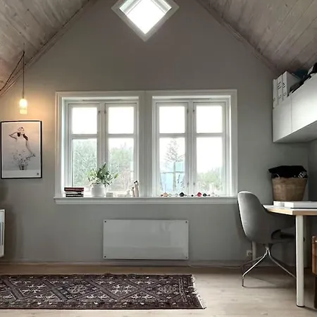 Villa Stort Hus Med Hage I Rolige Omgivelser